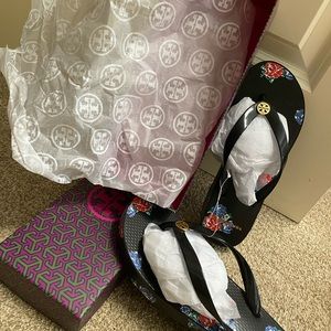Tory Burch Flip-Flop🌸🖤🌺